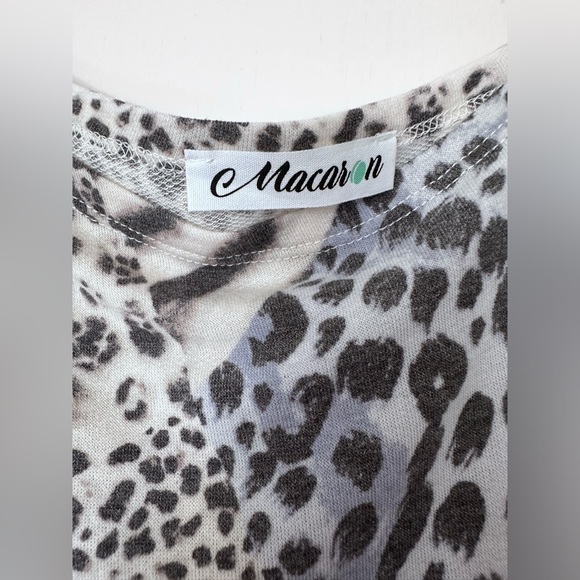 Macaron Animal Print Knit Top - Picture 3 of 3